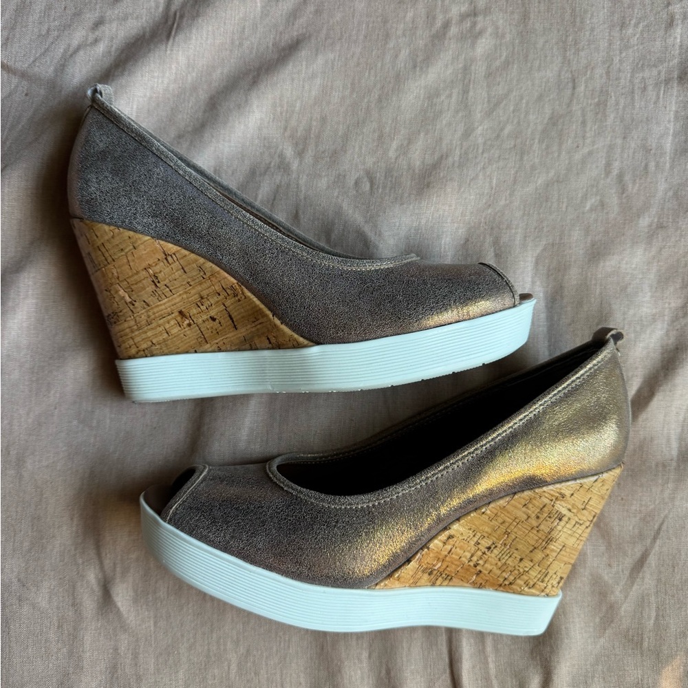 Donald j pliner Carli wedges Elegant Gold Wedge Heels